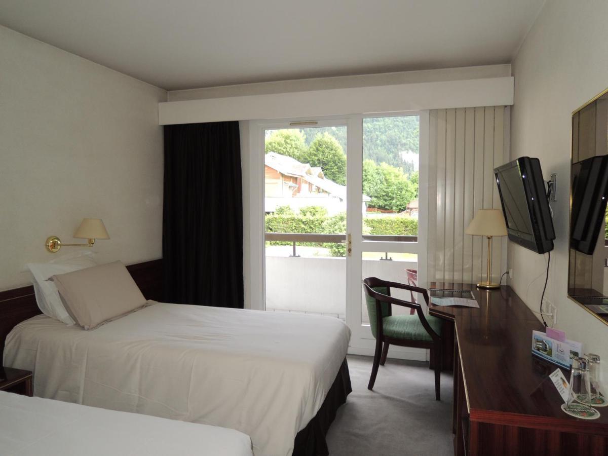Hotel 4C Клюз Екстериор снимка